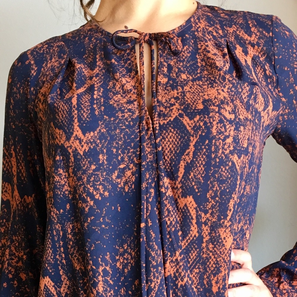 NWT CAbi Blouse Animal Print Top Surplus Wrap - Picture 5 of 7